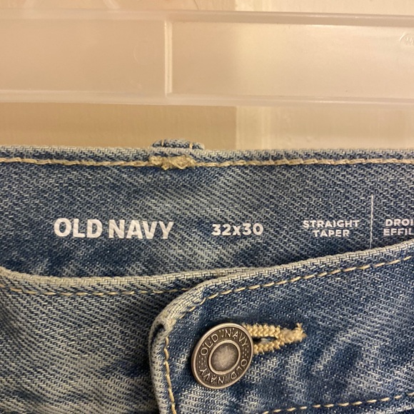 Old navy distressed jeans 32/30 NWT - Picture 2 of 4